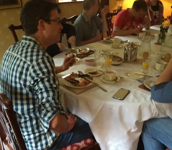 לינה וארוחת בוקר Buckfield ווסטפורט