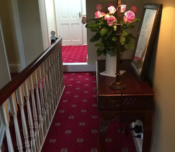 Buckfield Bed & Breakfast *